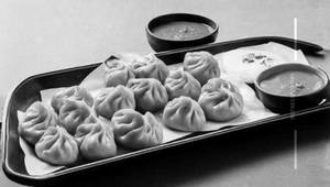 Veg Chilli Cheese Sauce Gravy Momos