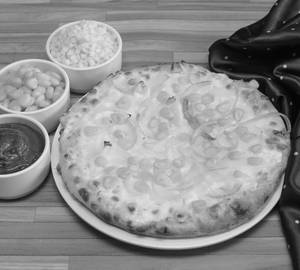 9" Schezwan Corn Crunchy Pizza