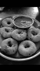 Vada Sambar (2 Pcs)