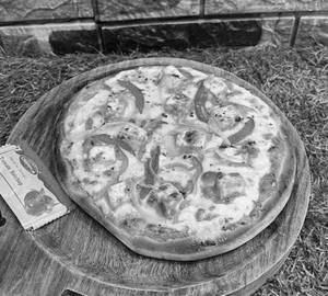9" Schezwan Paneer Cheesy Blast Pizza
