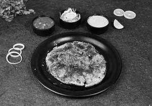 Amritsari Aloo Pyaz Kulcha