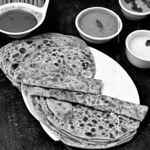 Gobi Lasan Cheese Da Paratha