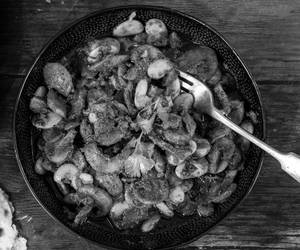 Mushroom Handi. Full