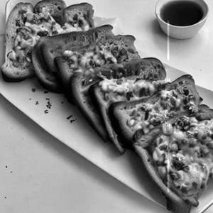 Cheese chilly garlic toast