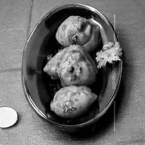 Dum Aloo Akbari