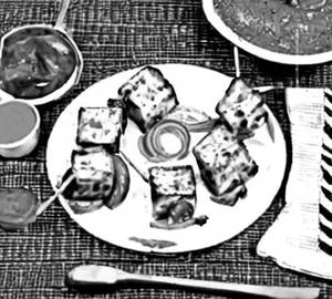 Achari paneer tikka
