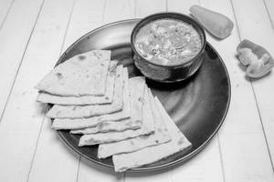 Roti[2Pcs] With Paneer Butter Masala[Half]