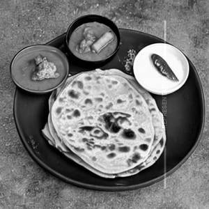 Aloo Lasun Cheese Da Paratha