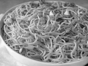 Schezwan egg noodles