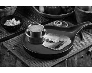 Kaapi + Aloo Tikki Pav