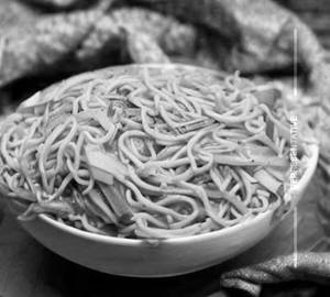 Veg noodles gravy
