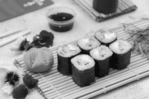 Cucumber & Cream Cheese Maki (6 pcs)..