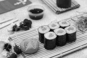 Fresh Salmon Maki (6 Pcs)