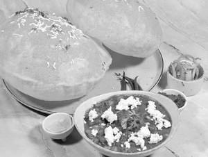 Paneer Bhature Combo