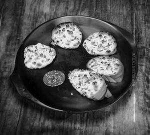 Tandoori Garlic Bread