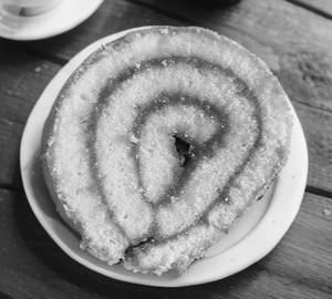 Pineapple jam roll [1 piece]