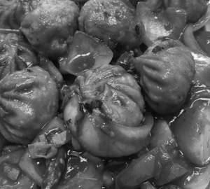 Paneer chiili momos