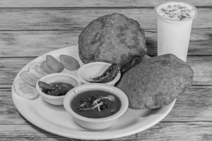 Bedmi Poori With Chaas