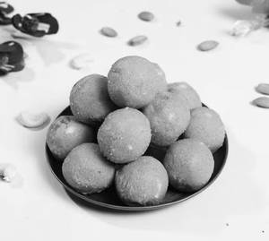 Besan Ladoo [desi ghee]