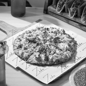 Tandoori Paneer Tikka Pizza
