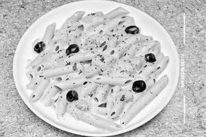 White Sauce Pasta
