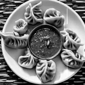 Veg chilli garlic momo