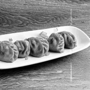 Paneer cheese chilli garlic momo