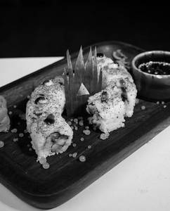 Spicy Avocado Rolls [8 Pieces]