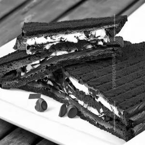 Dark choco sandwich