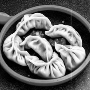 Paneer chilli garlic momo