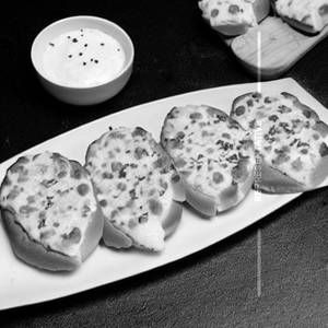 Cheese garlic bread