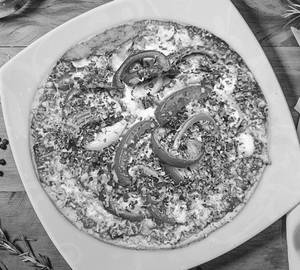Veggie delight pizza