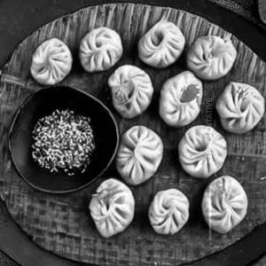 Chicken cheese smoked momo 