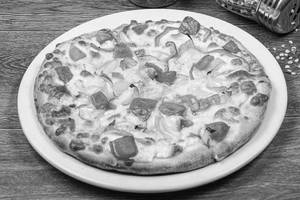 Capsicum Tomato Pizza