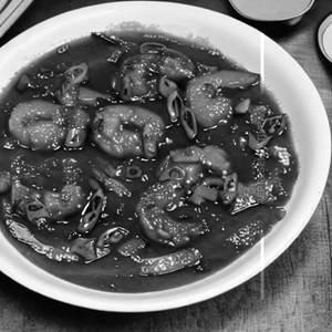 Prawn In Toban Djan Red Chilli Bean Sauce gravy