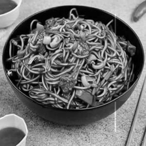 Beef chilli garlic noodles