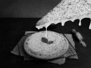Margherita Cheese Burst Pizza