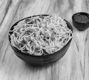Veg. Hakka Noodles + Schezwan Sauce