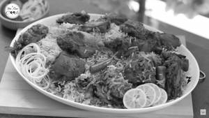 Hyderabadi Chicken Dum Biryani With Tandoori Tikka [5 Pieces]
