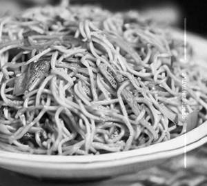 Egg Schezwan Noodles