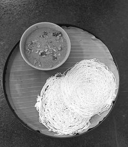 Idiyappam Kadala Combo(idiyappam 2pcs+kadala Curry)