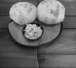 2 Poori With Aloo Masala