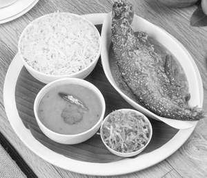 Shorshe Pabda Thali 