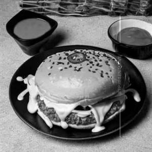 Veg Cheesy Nachos Burger
