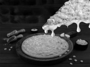 Mac & Corn Cheese Burst Pizza