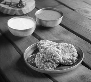 Sabudana Wada With Sweet Combo     