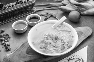 Mixed Thukpa (egg & Chicken)