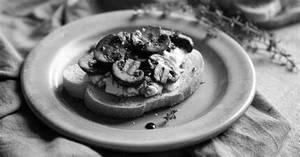 Baked Mushroom Crostini