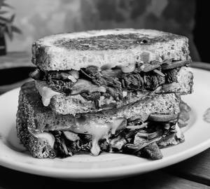 Mushroom onion sandwich
