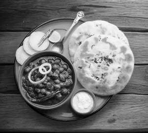 Chole Kulcha